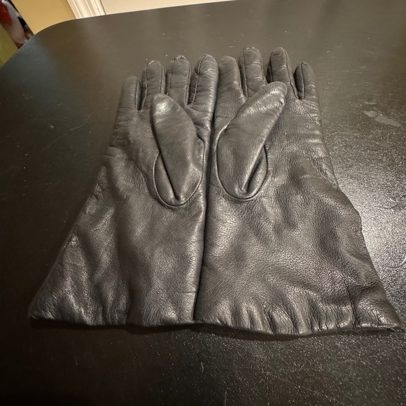 Fownes size 7 black leather gloves cashmere lined - Picture 3 of 5